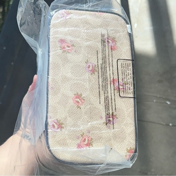 COACH Makeup Case In Signature Canvas With Floral Print AUTHENTIC New!! - Picture 3 of 7
